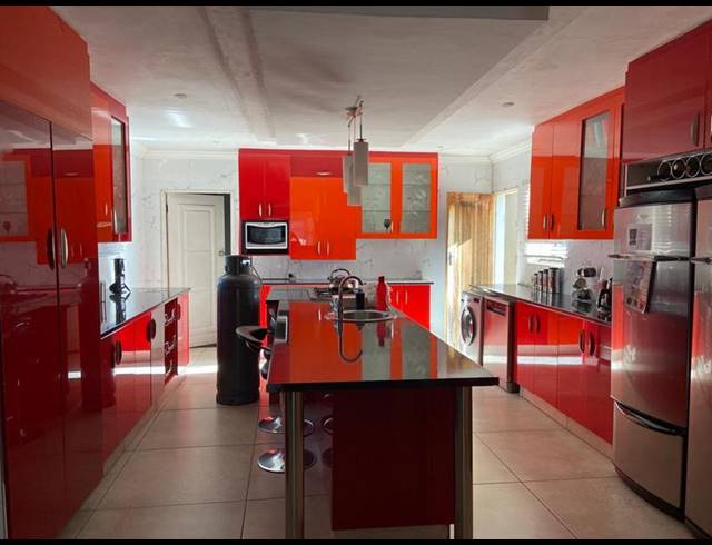 5 BEDROOM HOUSE FOR SALE IN VANDERBIJLPARK SE 6